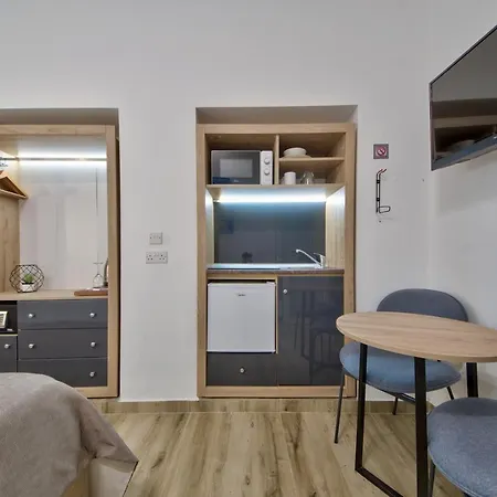 Tritoni Mini - Valletta *