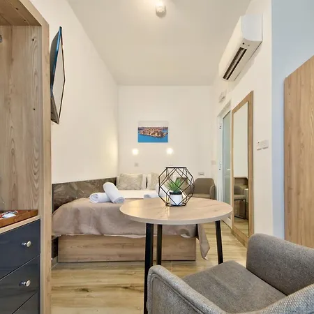 Tritoni Mini - Valletta Lägenhet